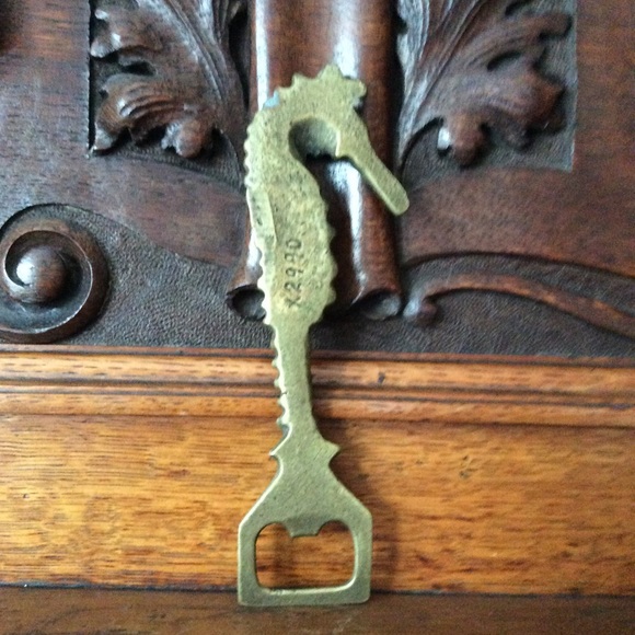 Brass Seahorse Bottle Opener/ Paperweight. - Picture 2 of 9